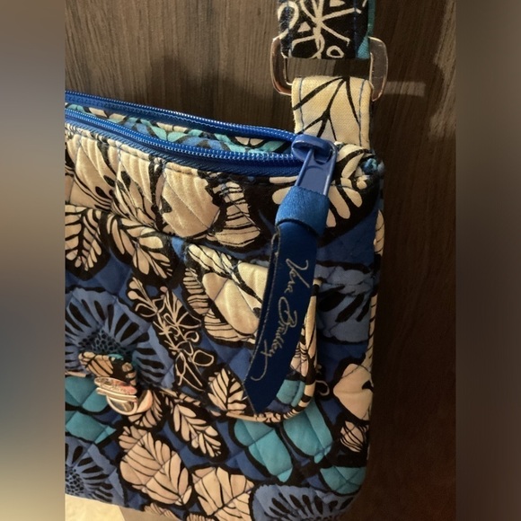 Vera Bradley Saddle Hipster Blue Bayou, EUC - Picture 8 of 9